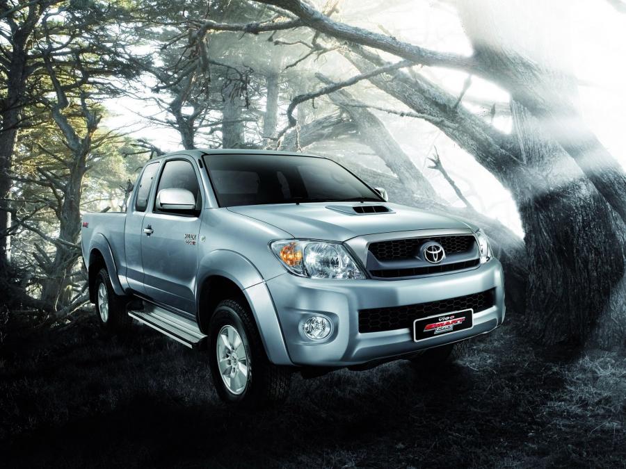 Toyota Hilux Extended Cab 2008 года  (фото 4 из 10)